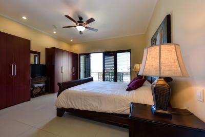 Aruba Breeze B-1, photo 16 of 36