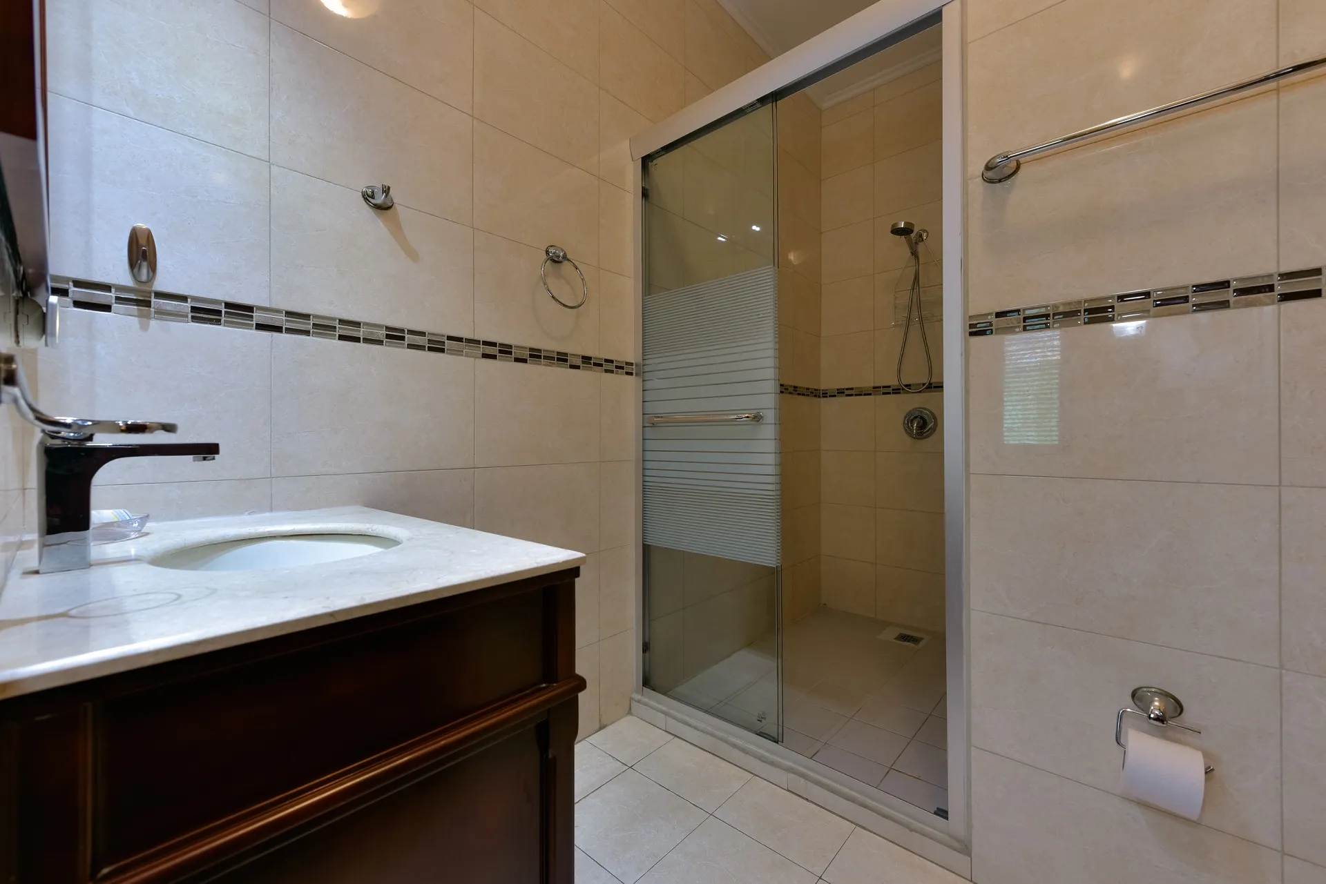 Aruba Breeze B-1, photo 20 of 36