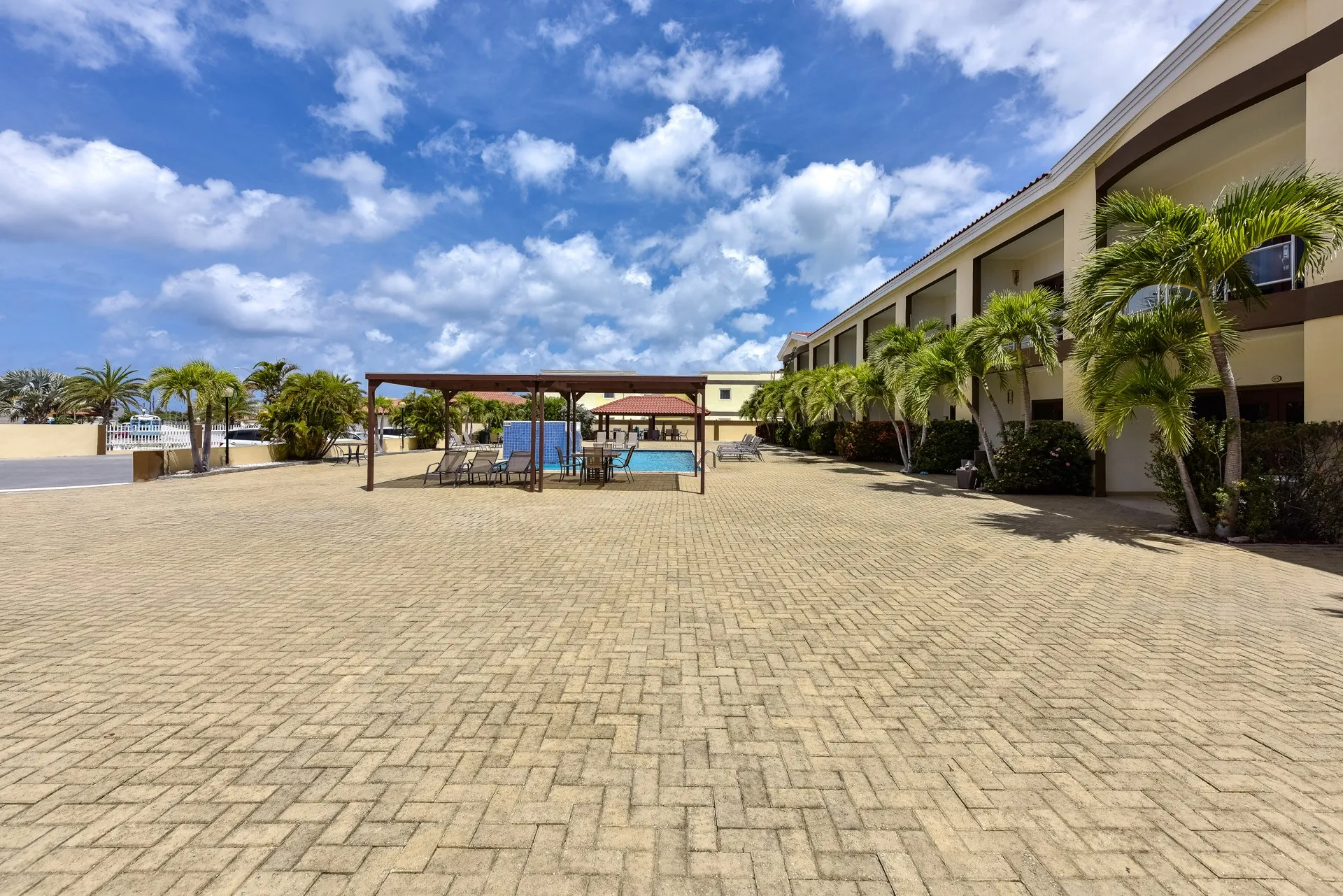 Aruba Breeze B-1, photo 26 of 36