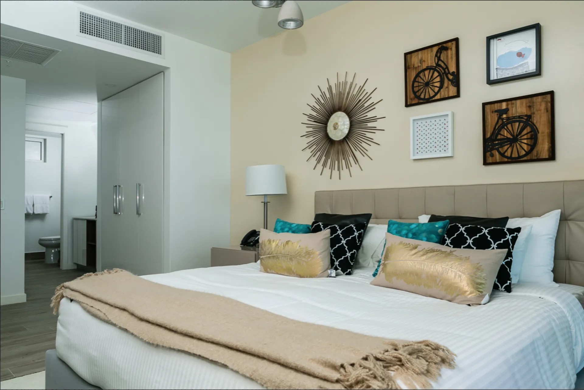 Blue Residence 636, photo 7 of 24