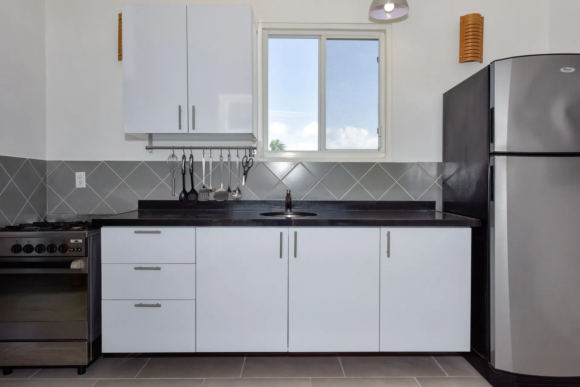 Papaya 9-G & 9-K Apartment Complex, photo 10 of 43