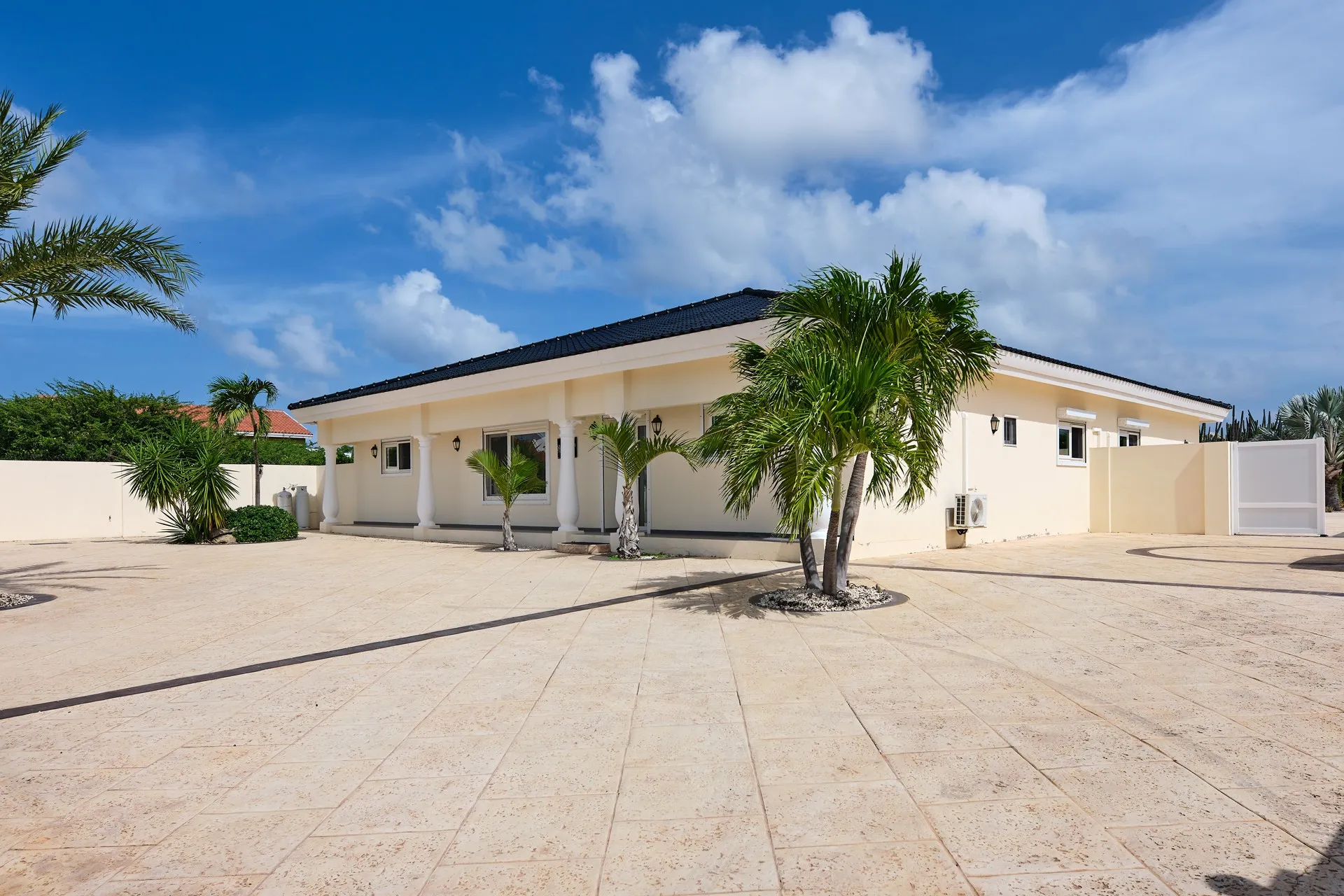 Residential for Sale in Paradera, Aruba - Modanza 15-B, photo 2 of 39