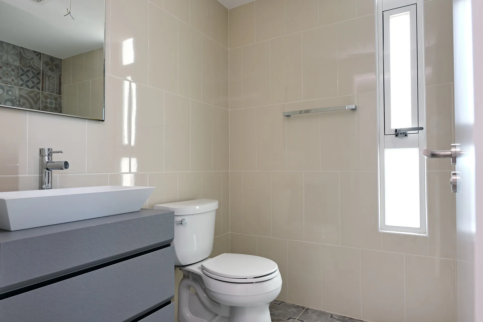 Acqua Condominium 217, photo 29 of 33