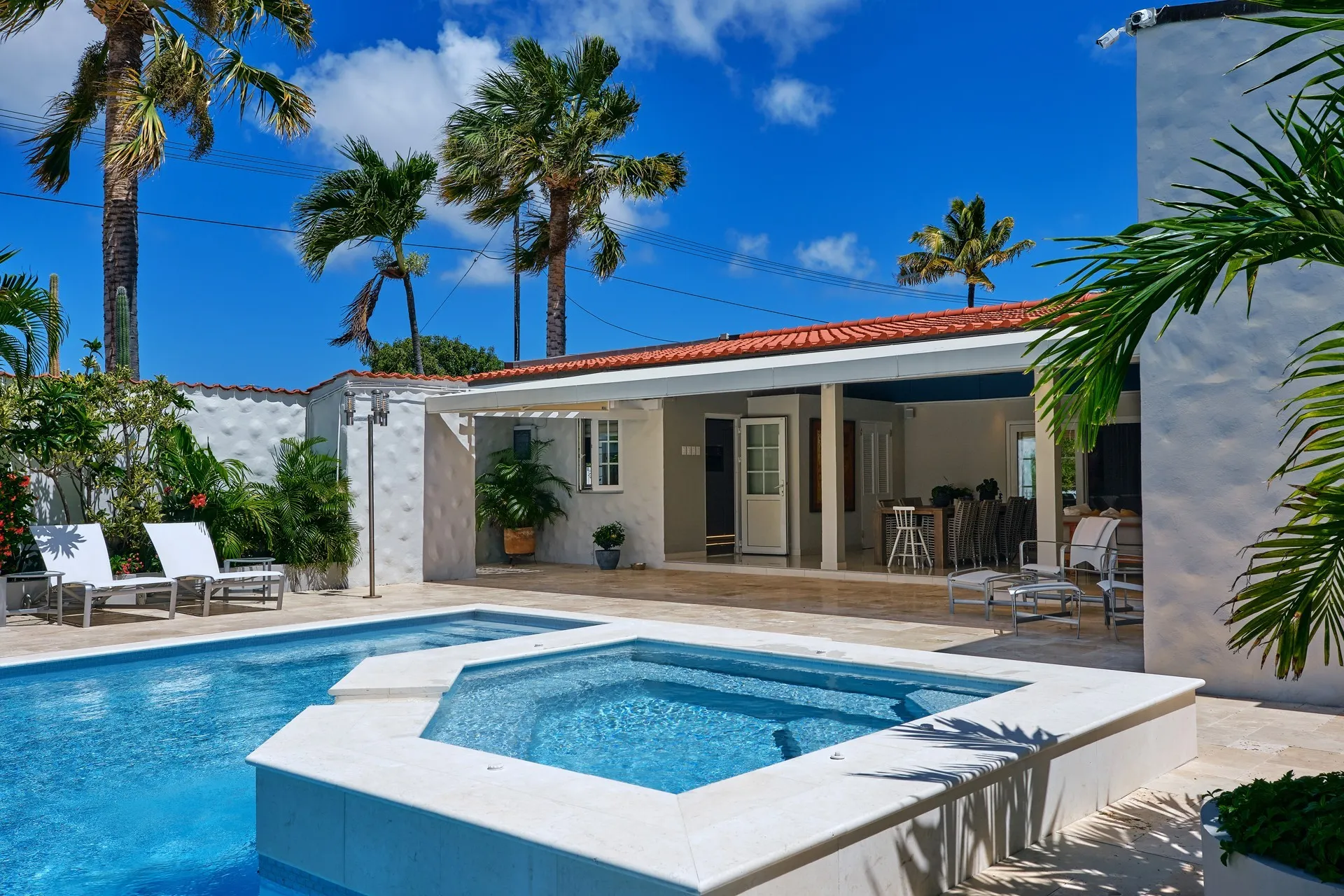 Luxury Oranjestad Villa, photo 26 of 65