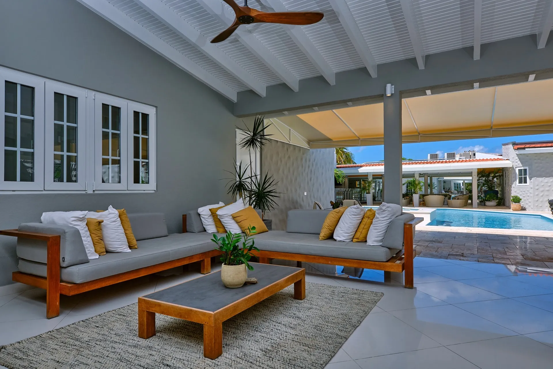 Luxury Oranjestad Villa, photo 22 of 65