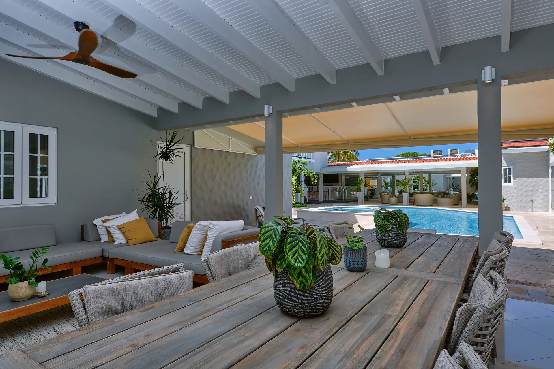Luxury Oranjestad Villa, photo 24 of 65