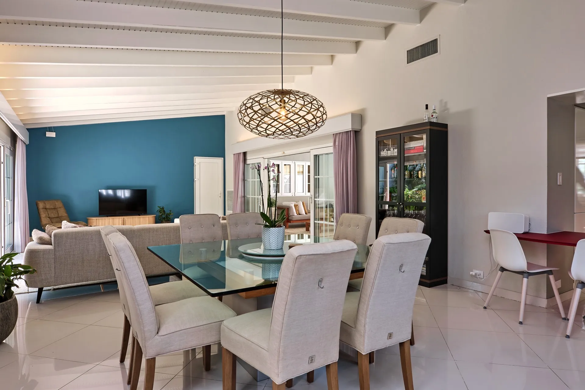 Luxury Oranjestad Villa, photo 16 of 65