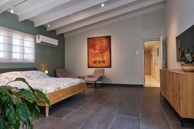 Luxury Oranjestad Villa, photo 32 of 65