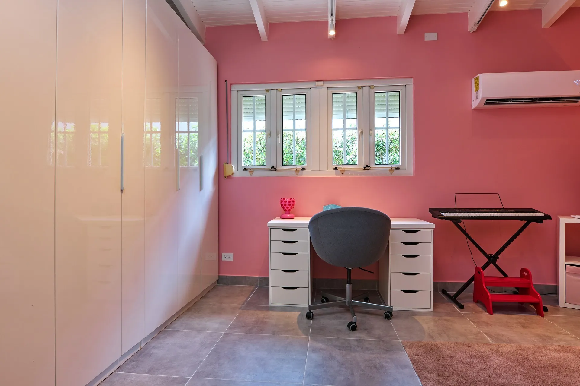 Luxury Oranjestad Villa, photo 34 of 65