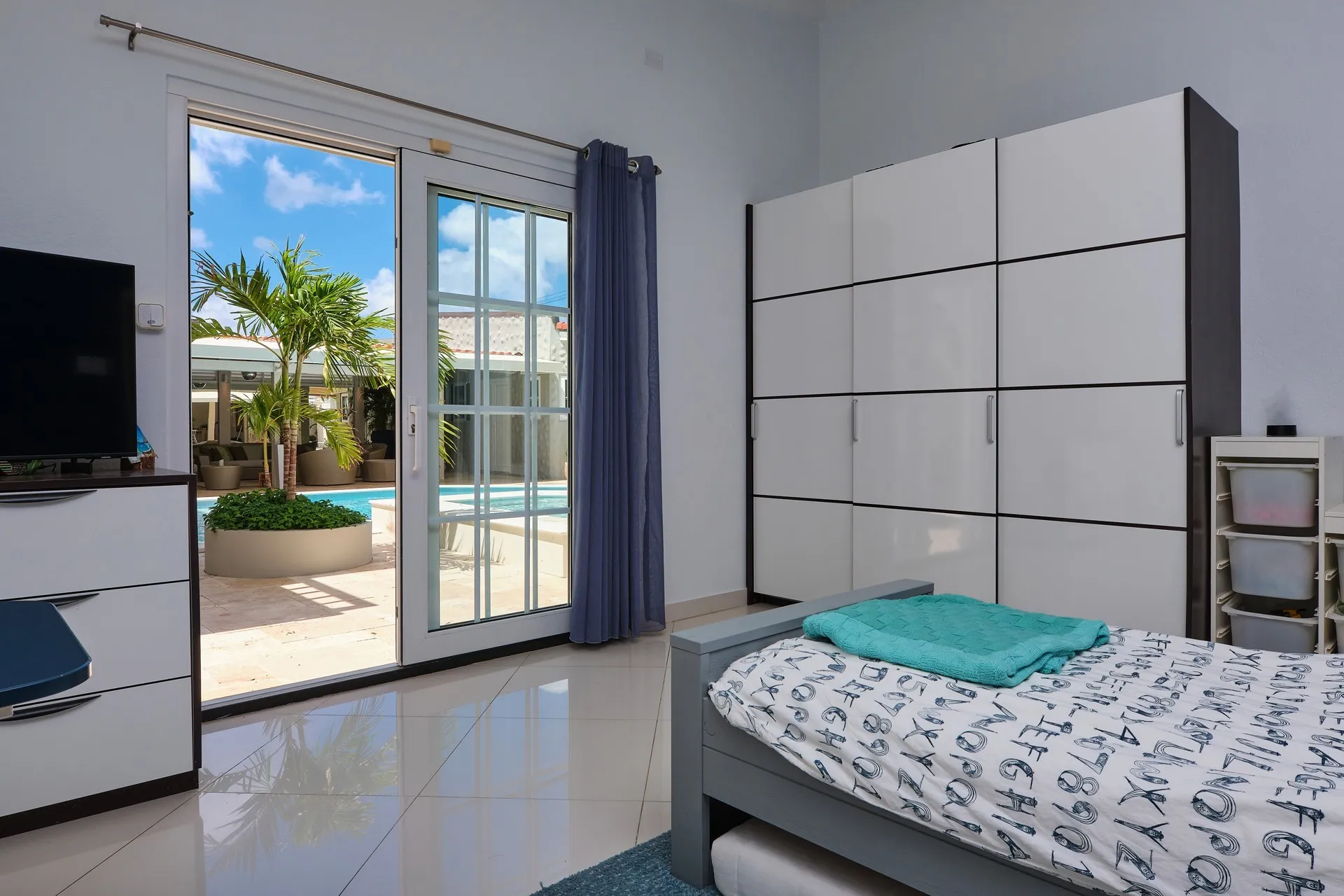 Luxury Oranjestad Villa, photo 38 of 65