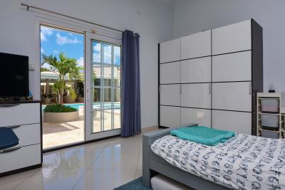 Luxury Oranjestad Villa, photo 38 of 65