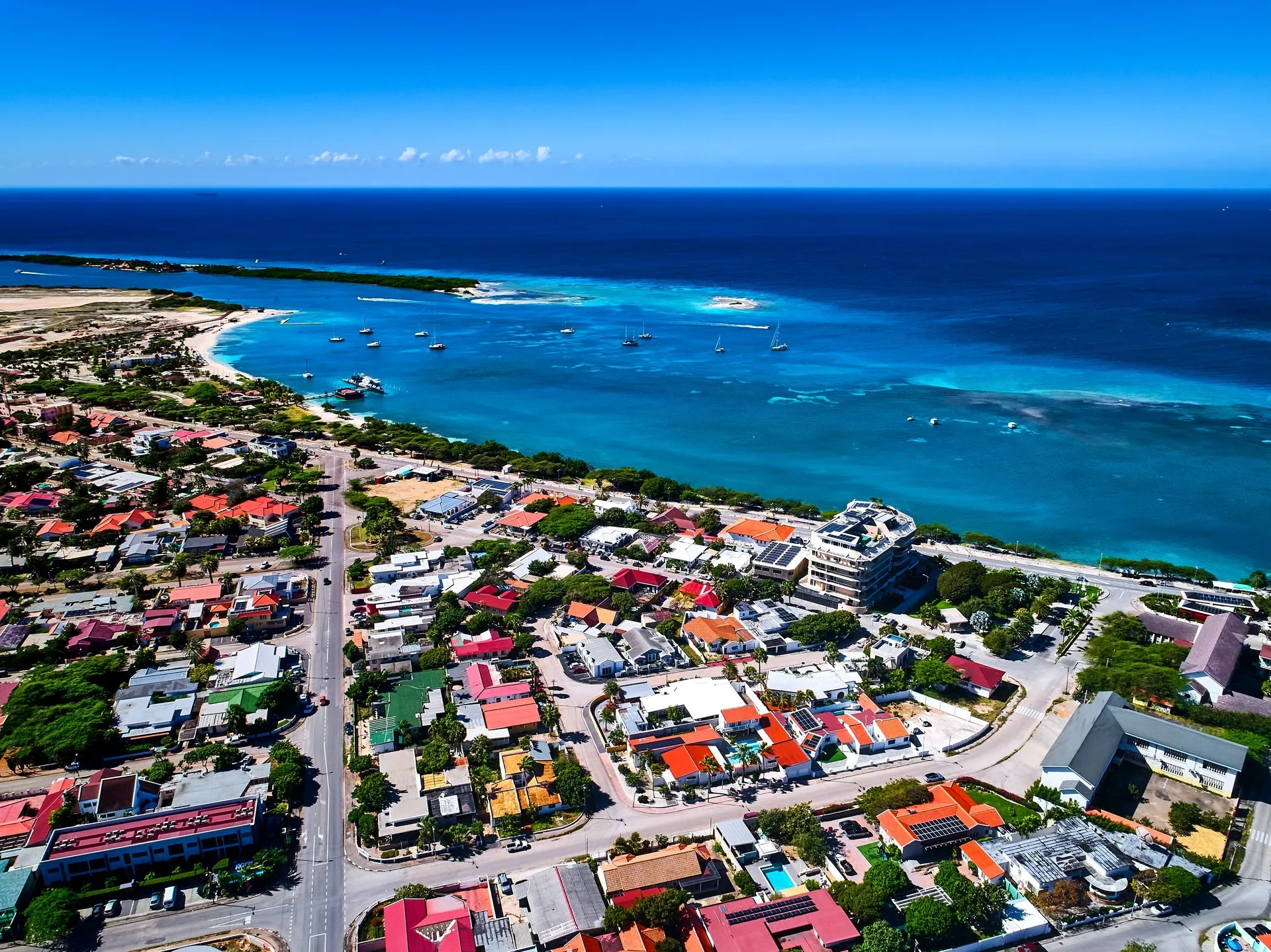 Luxury Oranjestad Villa, photo 63 of 65