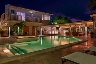 Luxury Oranjestad Villa, photo 42 of 65