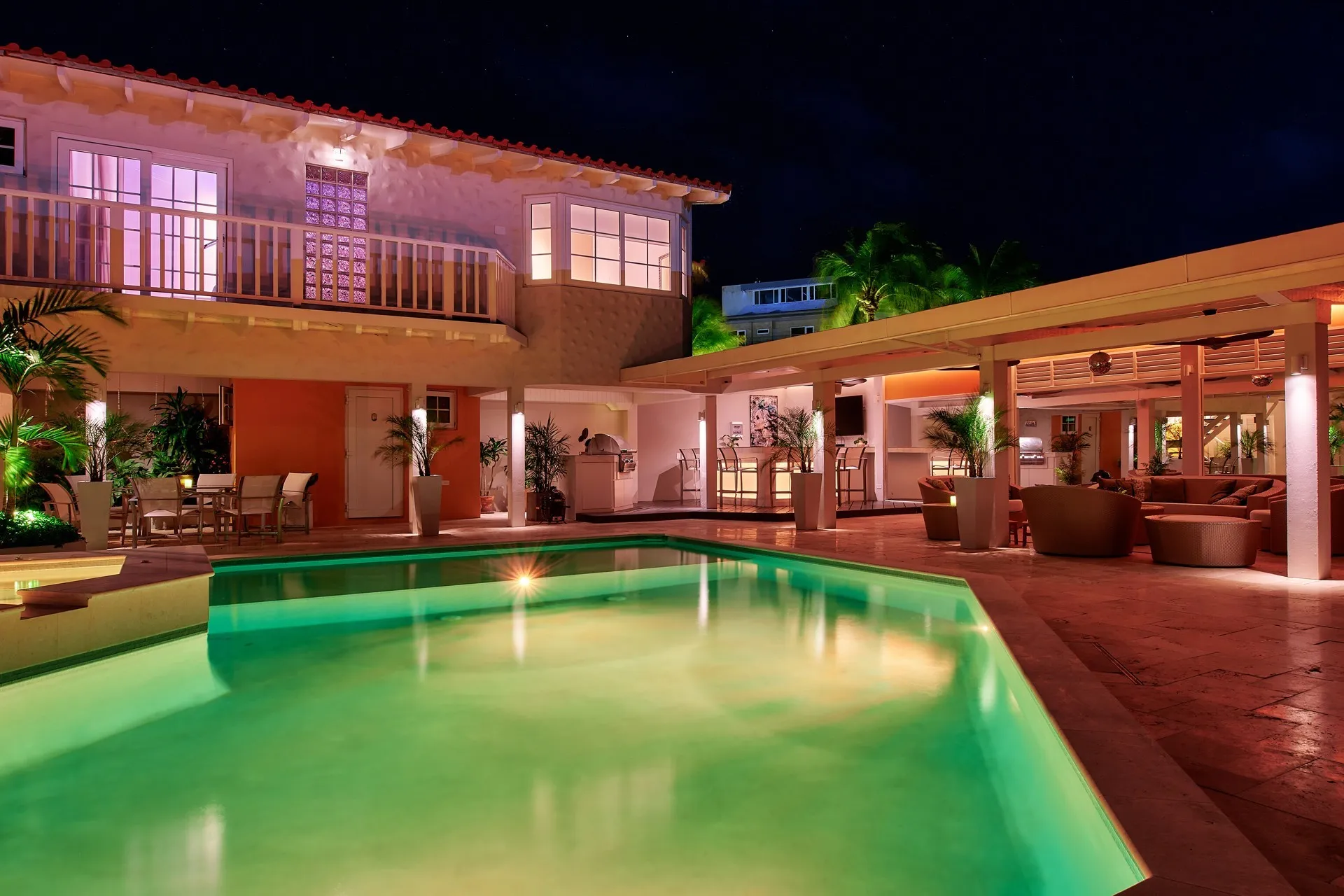 Luxury Oranjestad Villa, photo 43 of 65