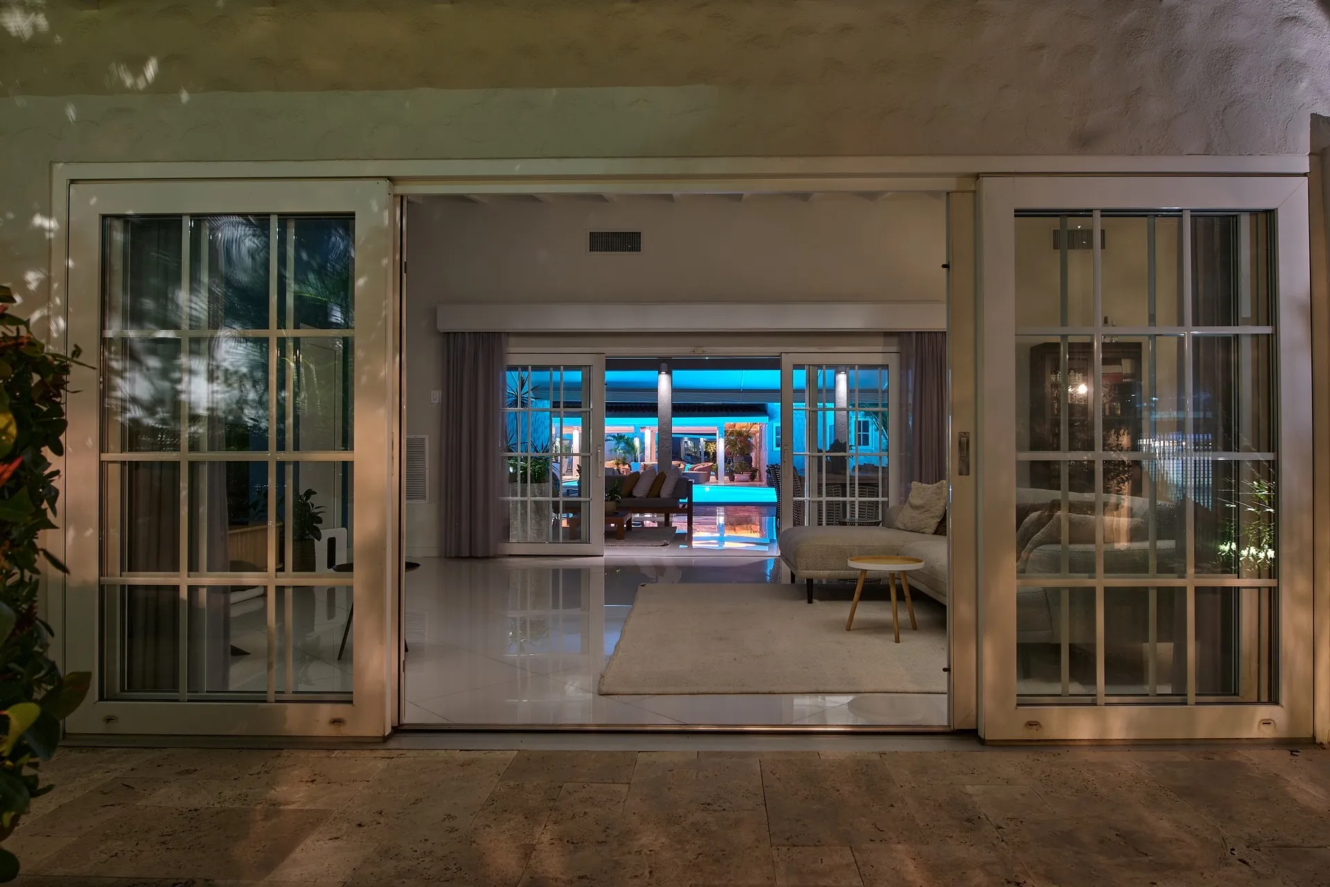 Luxury Oranjestad Villa, photo 20 of 65