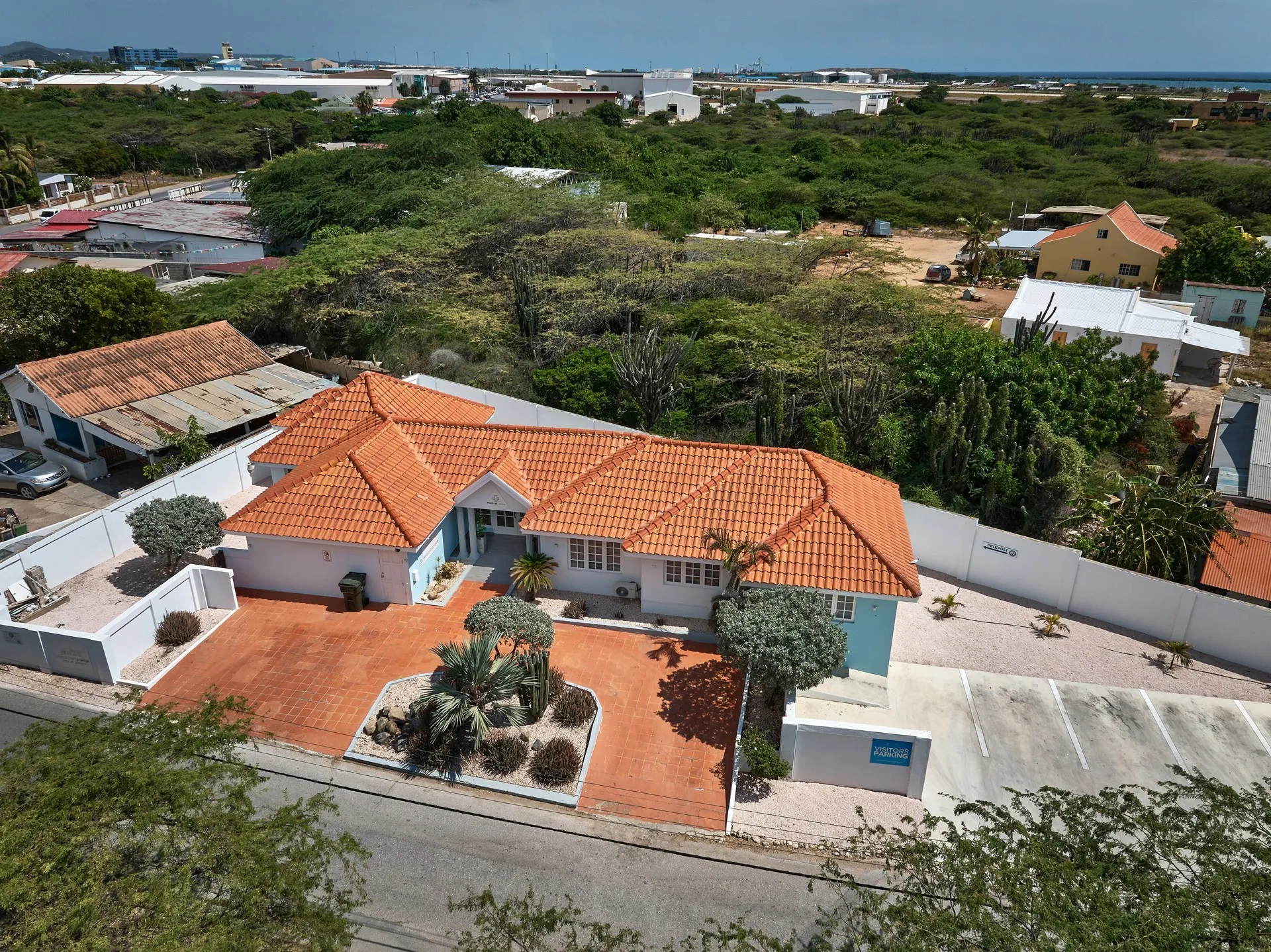 Commercial for Sale in Oranjestad, Aruba - Caya Avenida Milio J. Croes 84-B, photo 1 of 34