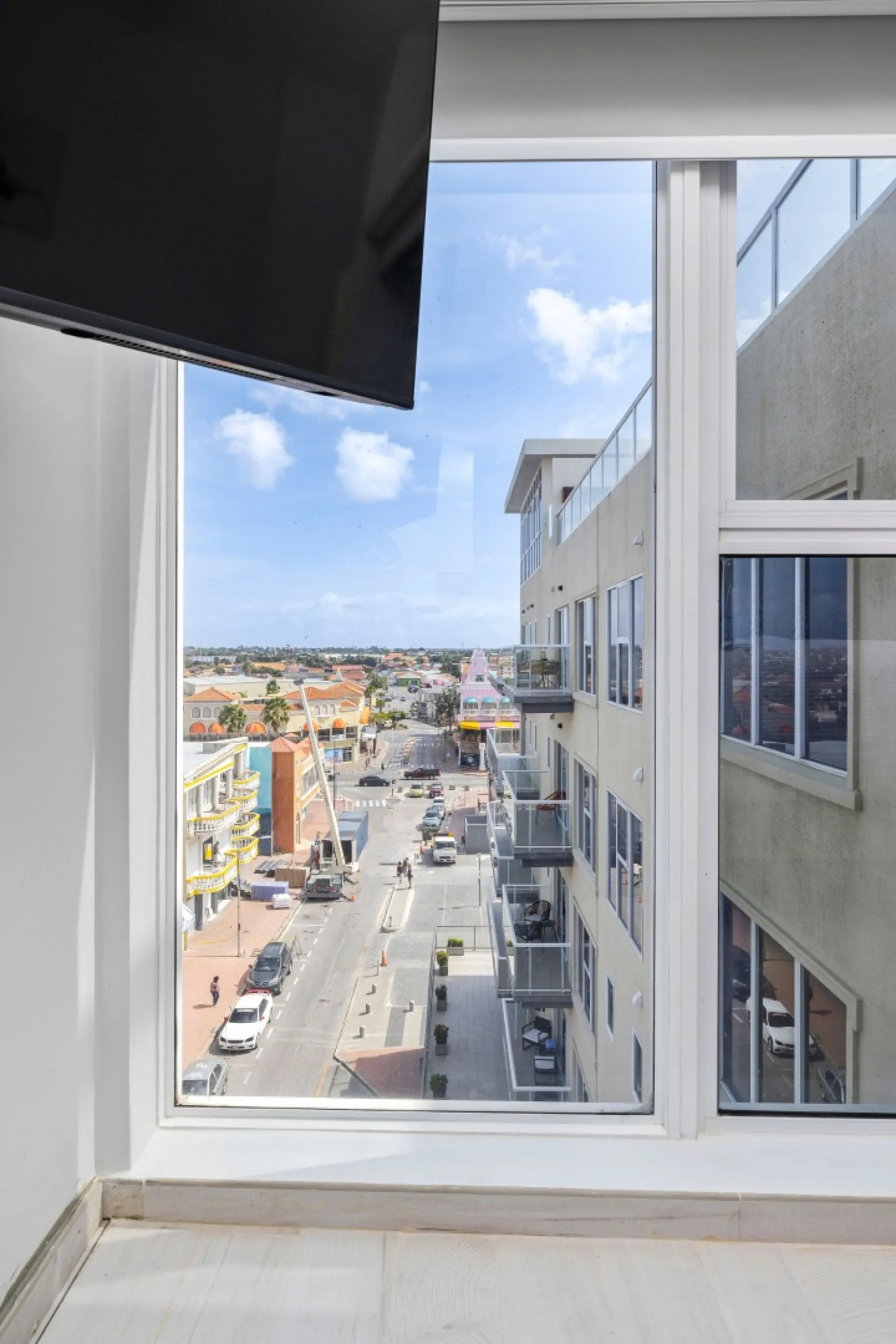 Harbour House 615, photo 12 of 25