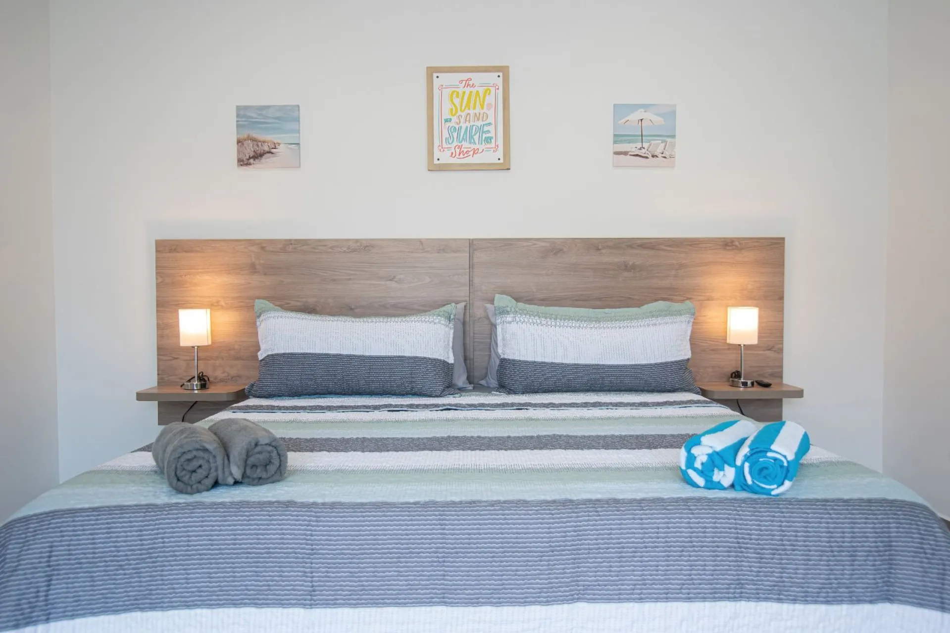 Residential for Sale in Eagle Beach, Aruba - Elegant New Villa in Safir, photo 6 of 47