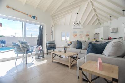 Residential for Sale in Eagle Beach, Aruba - Elegant New Villa in Safir, photo 5 of 47