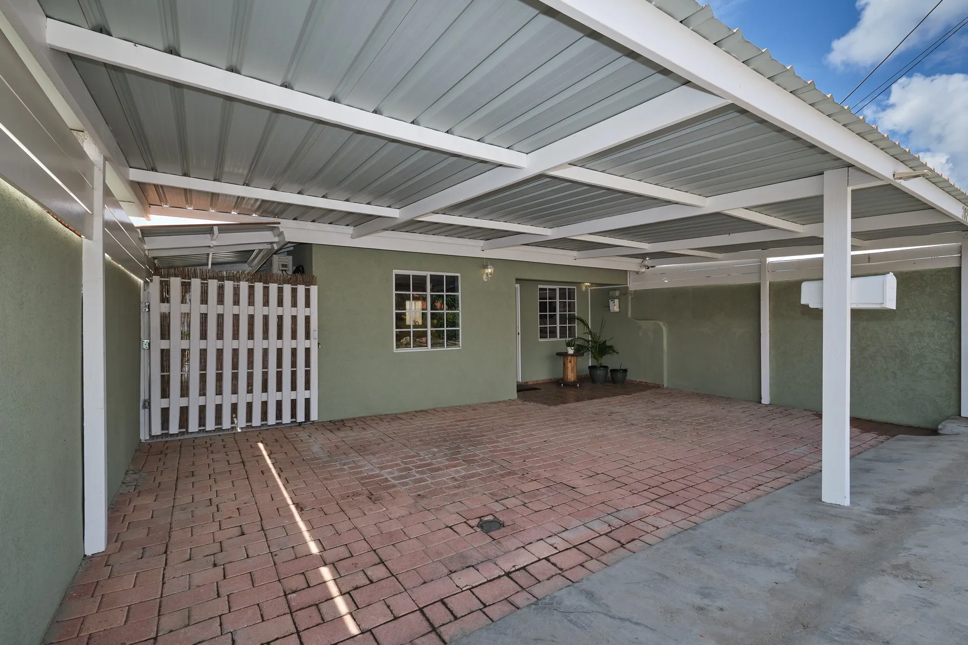 Sabana Liber 382, photo 25 of 32