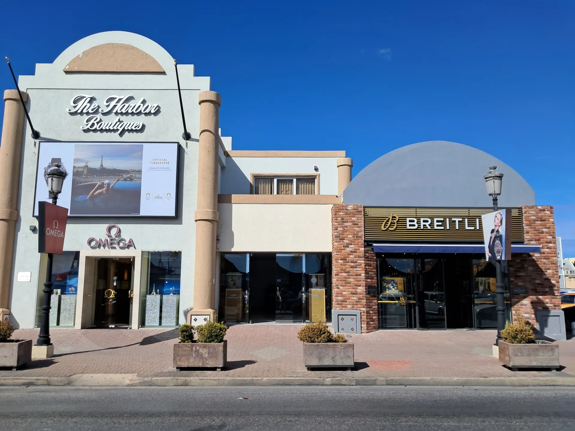 Commercial for Rent in Oranjestad, Aruba - The Harbor Retail Space for Rent, photo 1 of 21