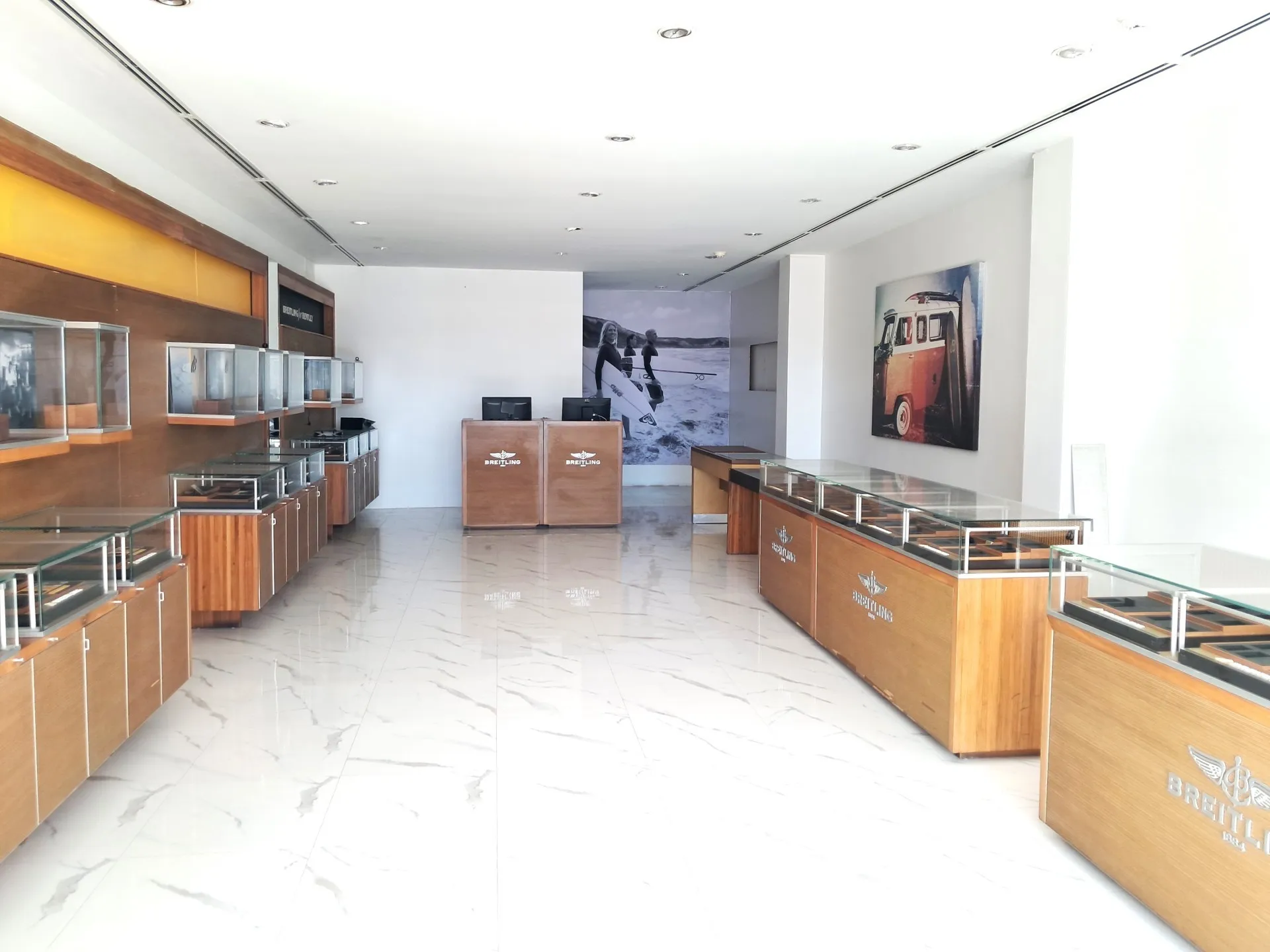 Commercial for Rent in Oranjestad, Aruba - The Harbor Retail Space for Rent, photo 4 of 21