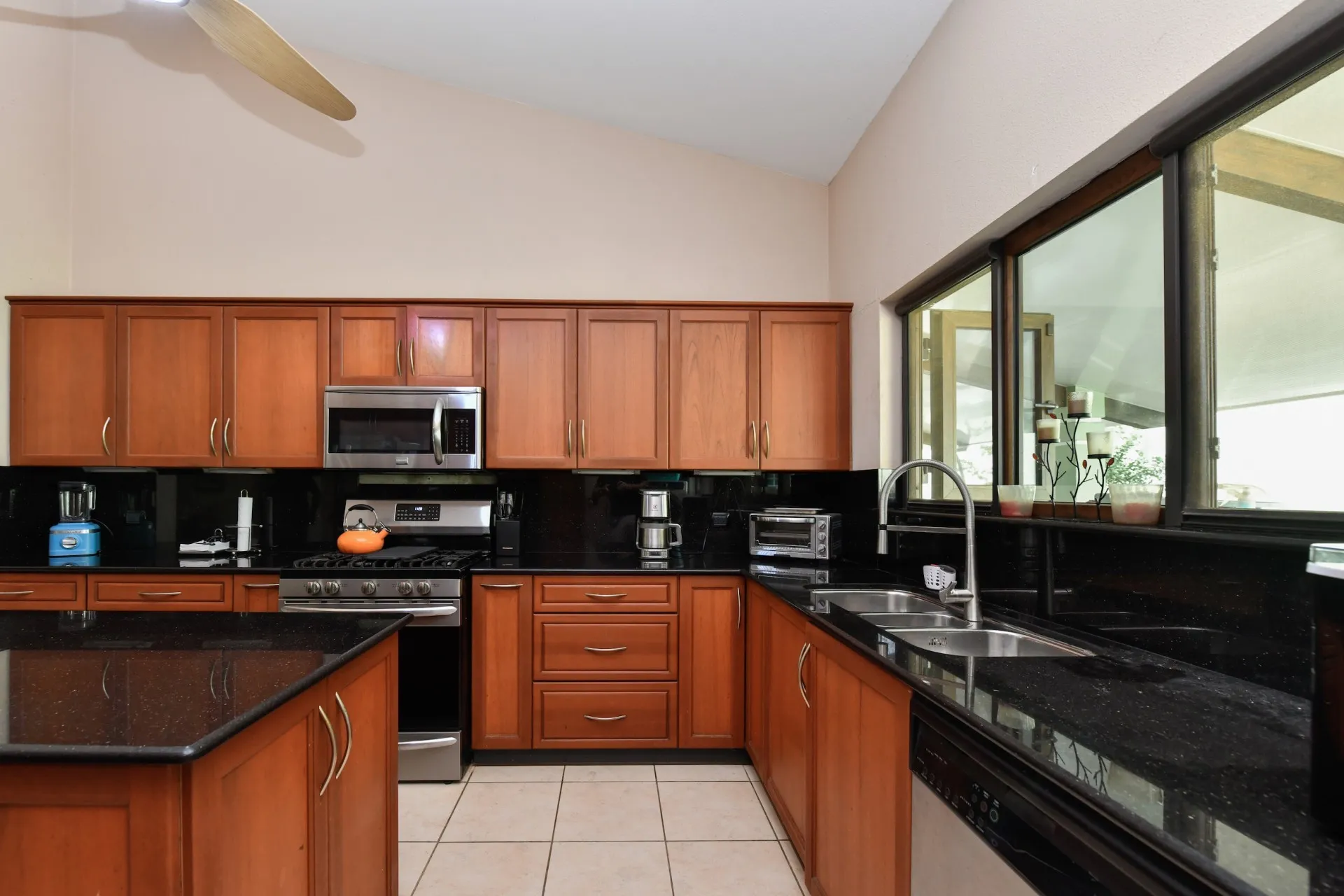 Residential for Sale in Oranjestad, Aruba - Seroe Blanco 52-L, photo 3 of 33