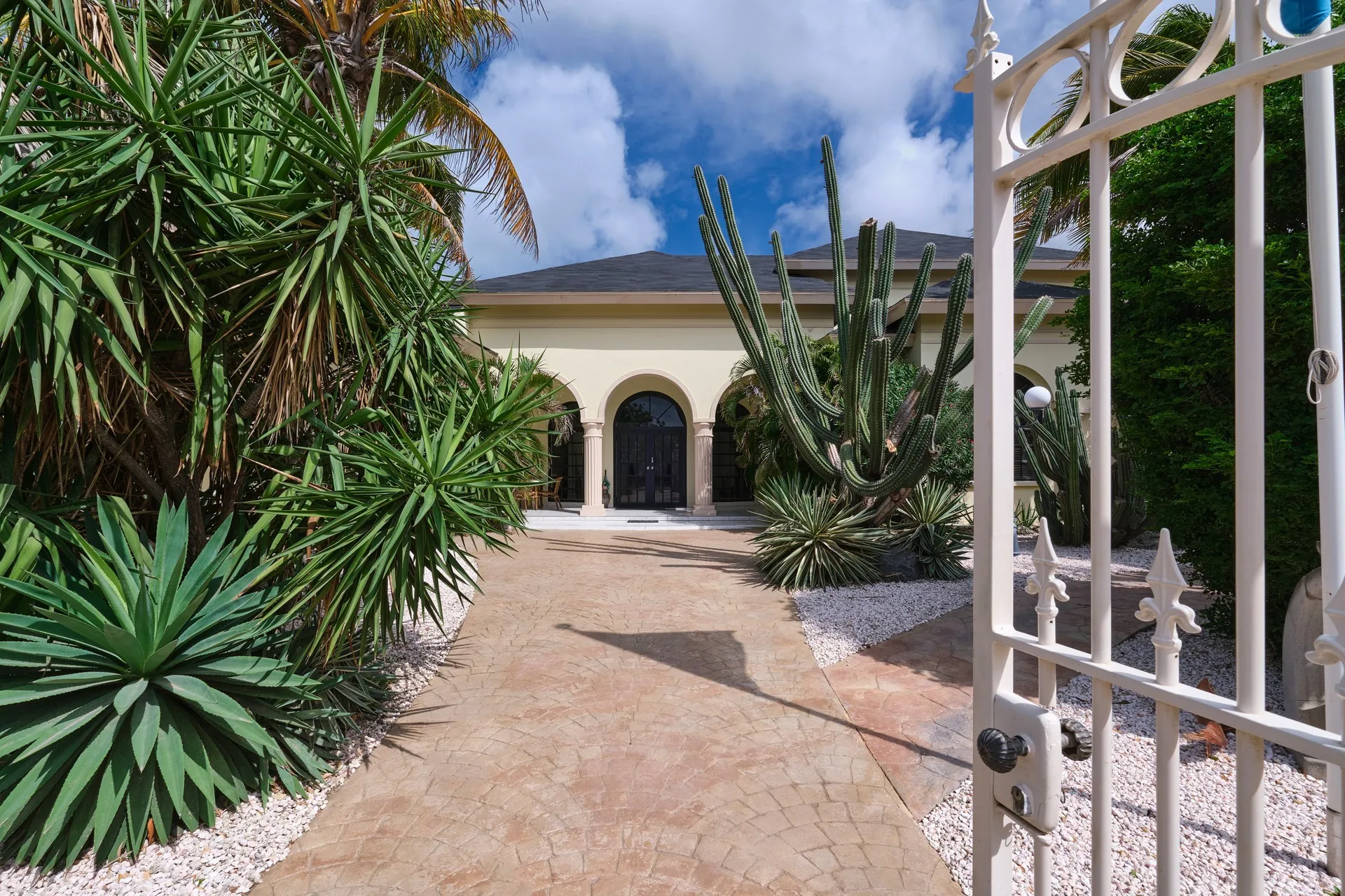 Oranjestad Luxury Villa, photo 8 of 68