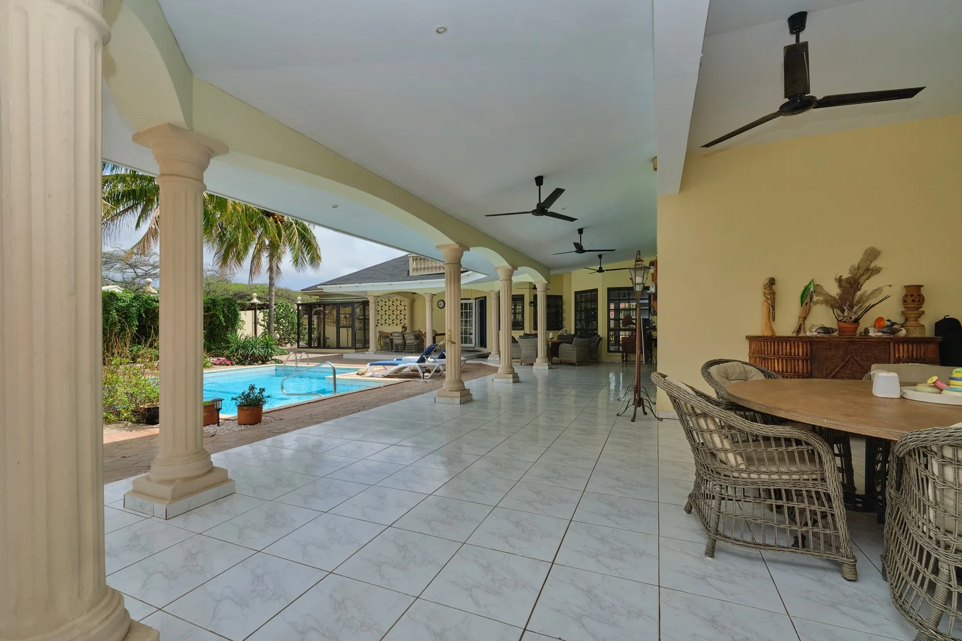 Oranjestad Luxury Villa, photo 34 of 68