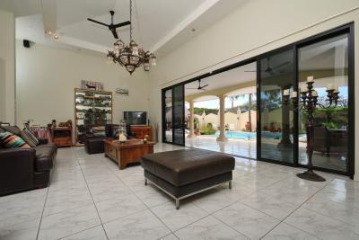 Oranjestad Luxury Villa, photo 17 of 68