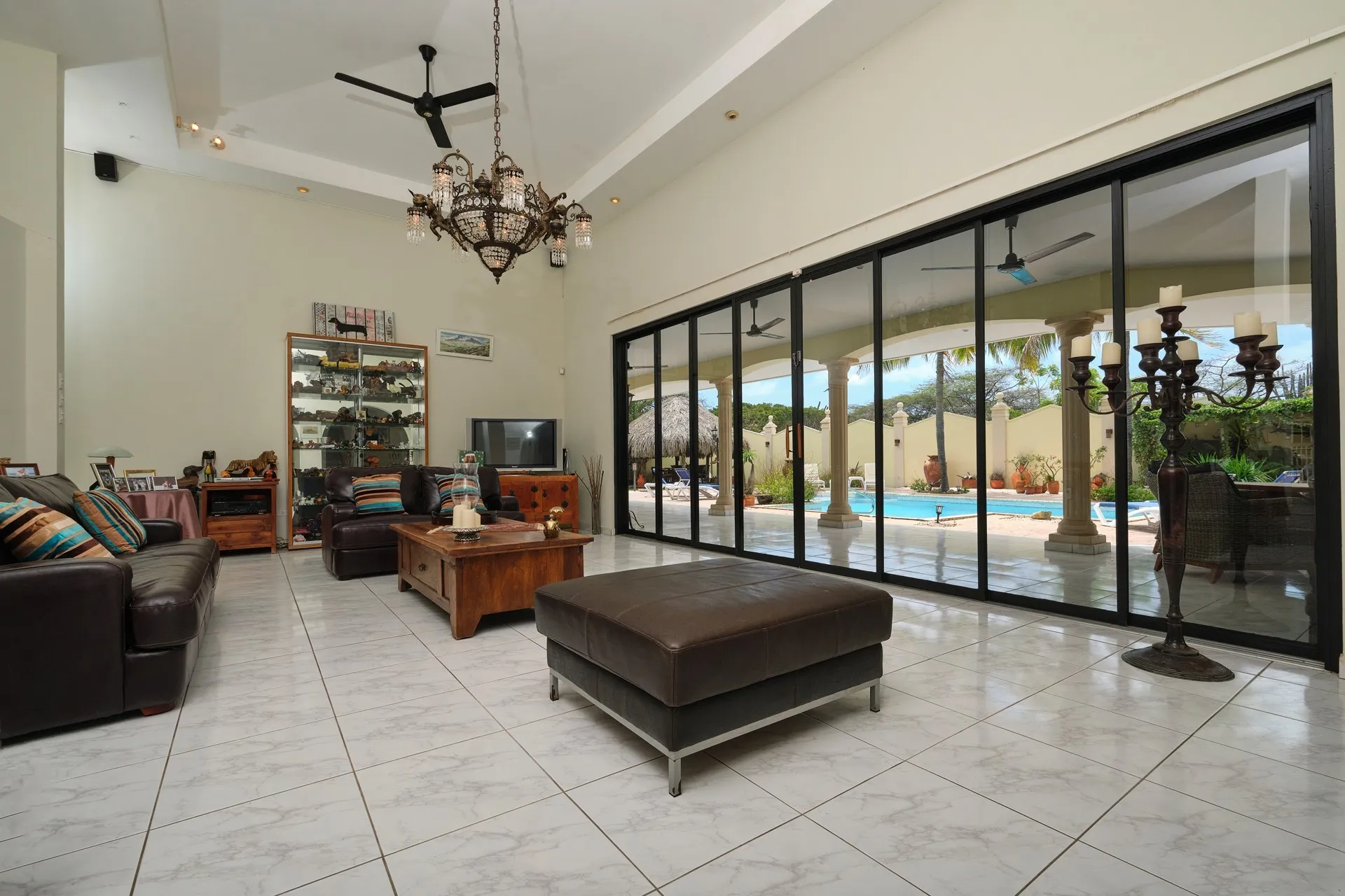 Oranjestad Luxury Villa, photo 15 of 68