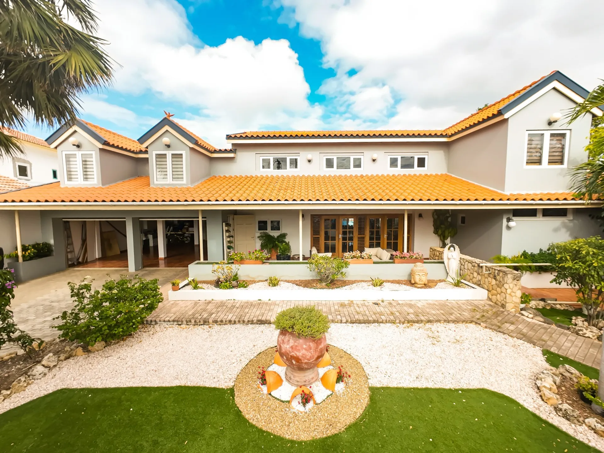 Residential for Sale in Oranjestad, Aruba - Rumbastraat 9, photo 1 of 36