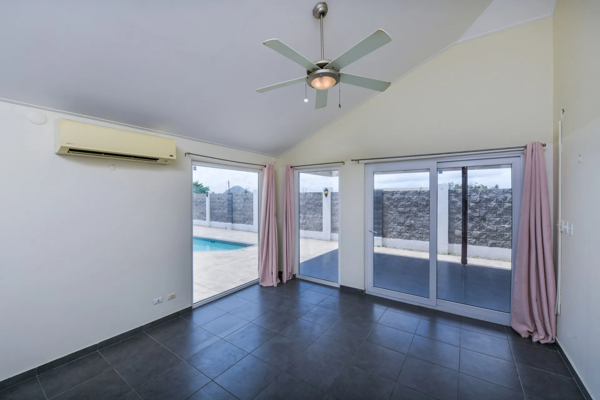 Modanza Villa Park 119, photo 34 of 43