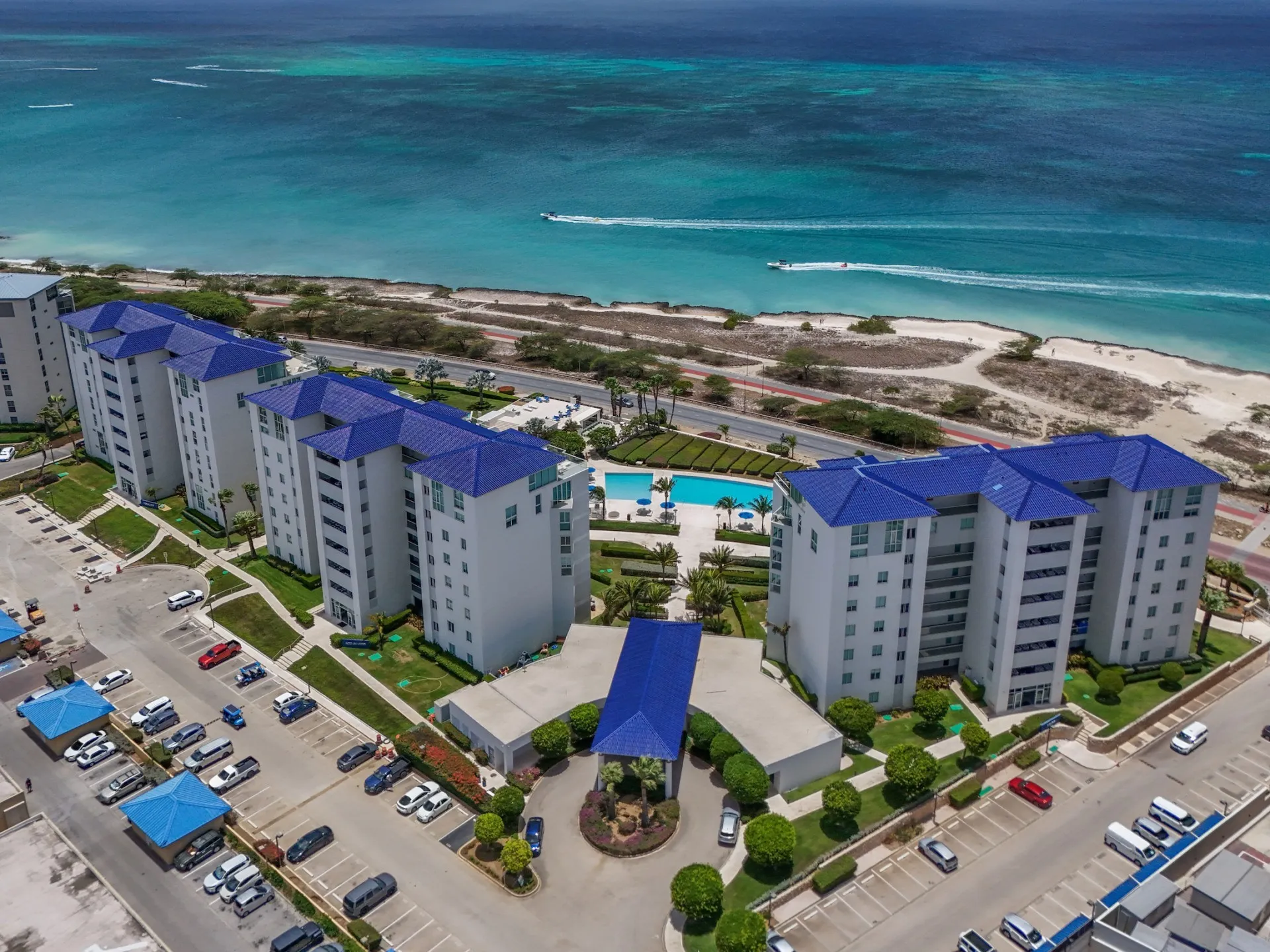 Blue Residences 3-Bedroom Penthouse, photo 9 of 51