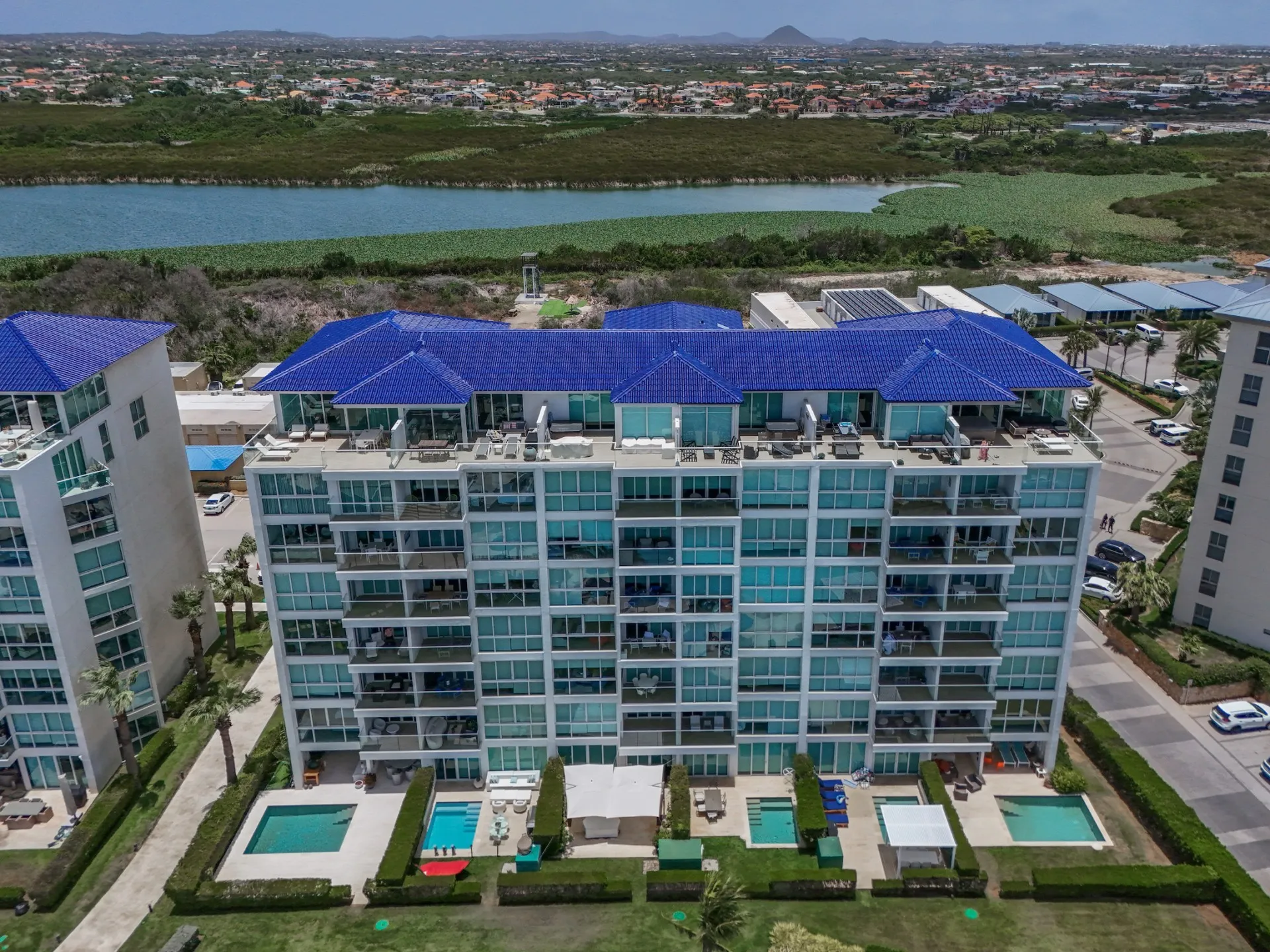 Blue Residences 3-Bedroom Penthouse, photo 10 of 51
