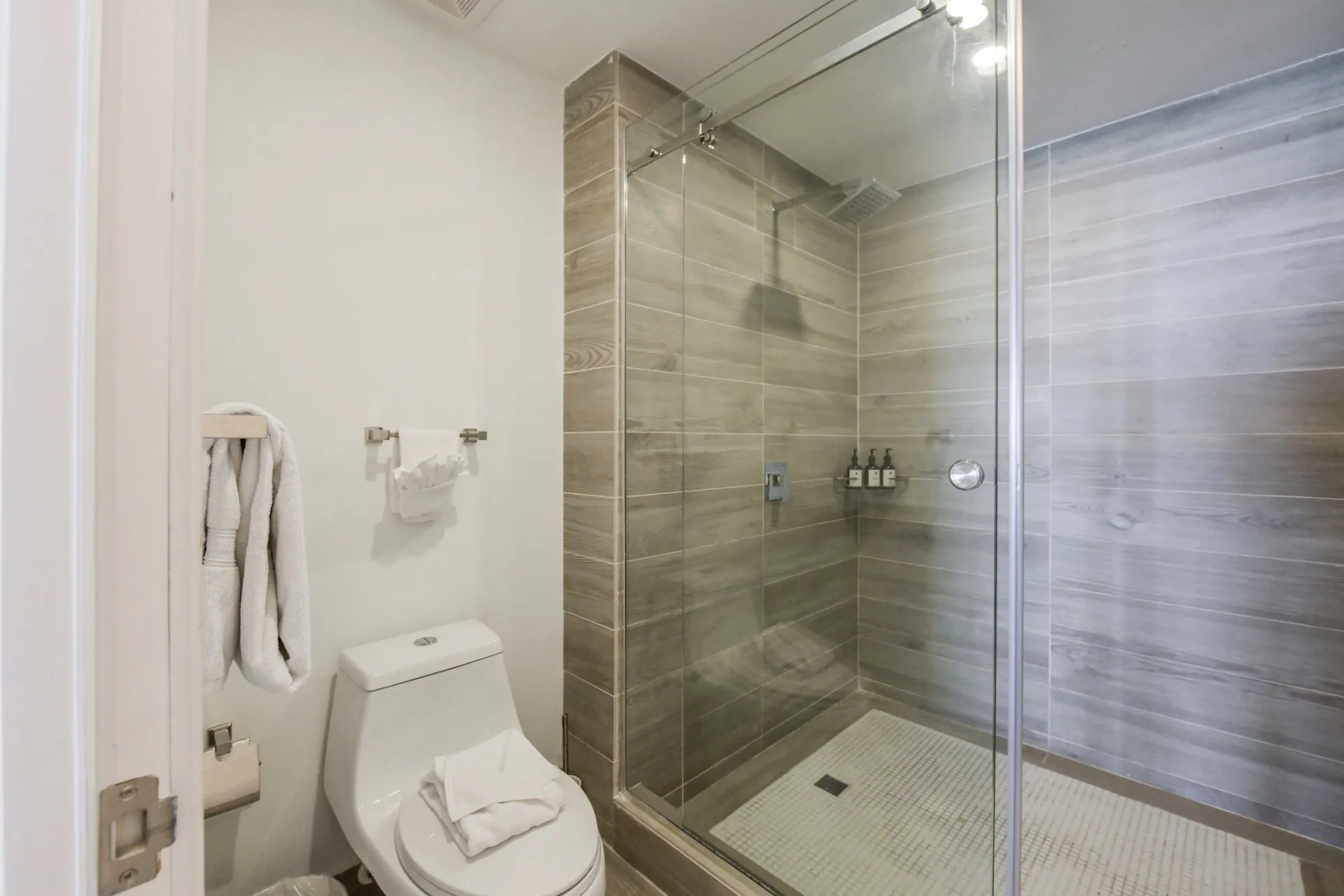 Blue Residences 3-Bedroom Penthouse, photo 13 of 51