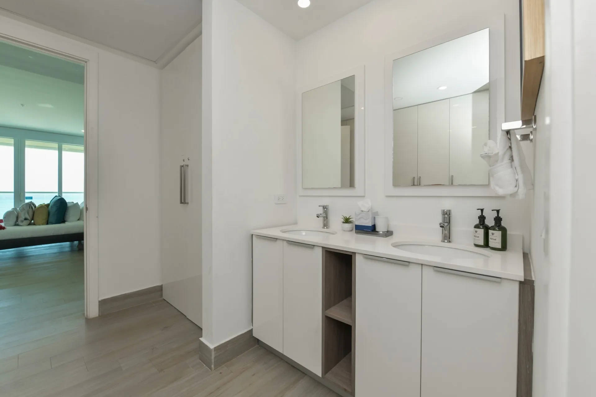 Blue Residences 3-Bedroom Penthouse, photo 16 of 51