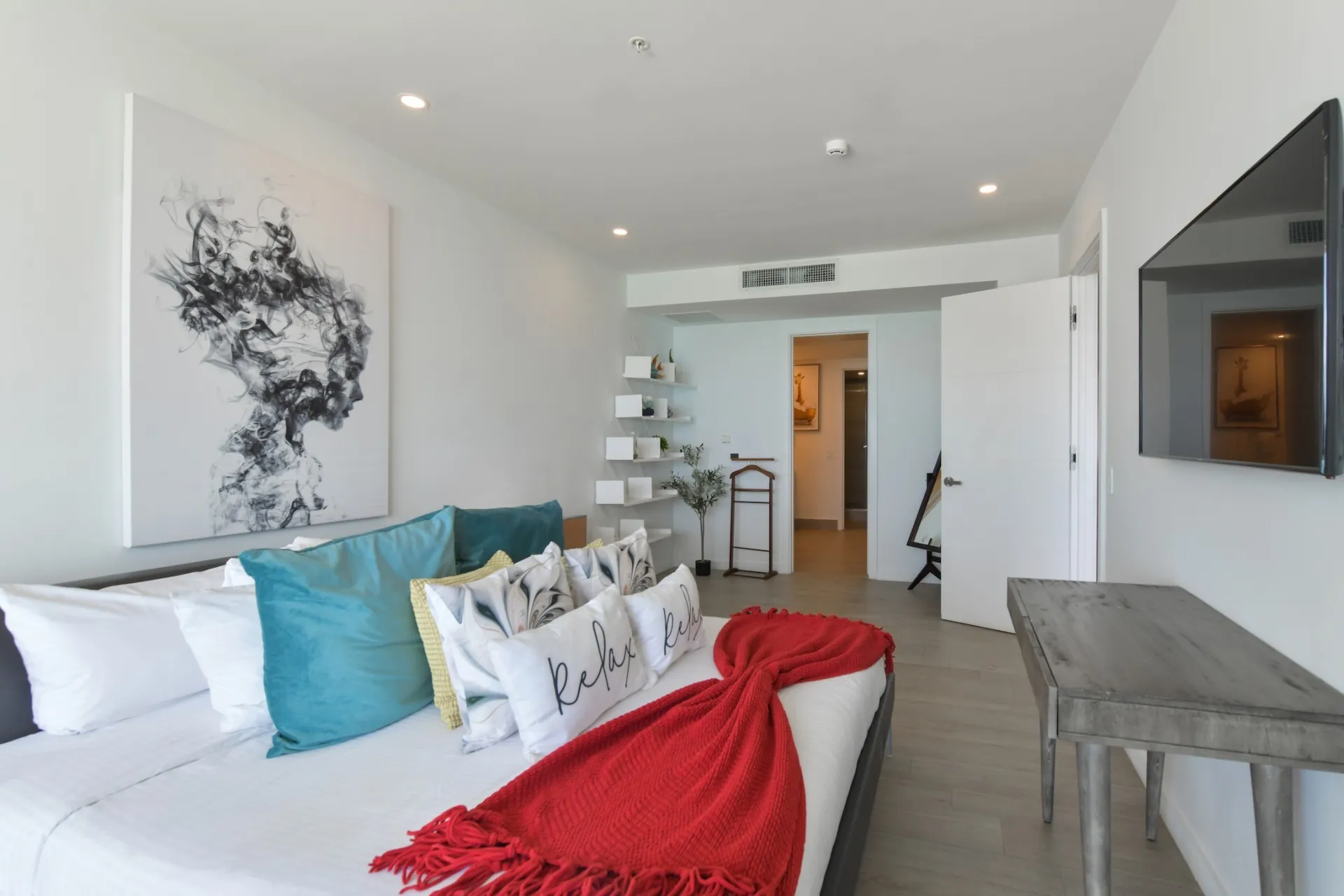 Blue Residences 3-Bedroom Penthouse, photo 21 of 51