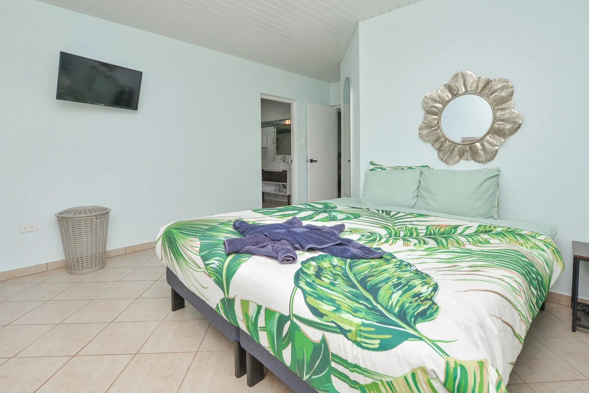 Monserat 18-F, photo 20 of 40