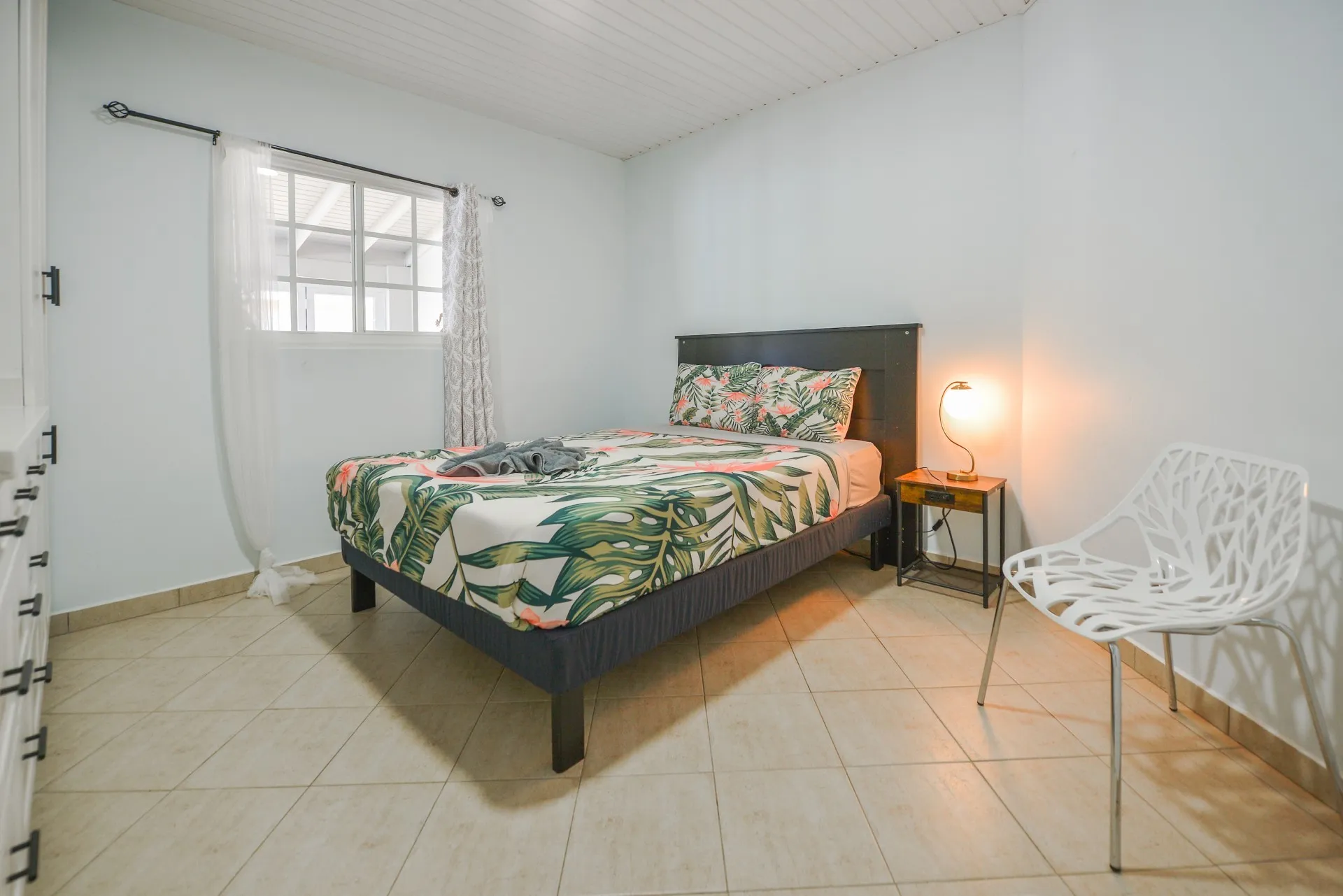 Monserat 18-F, photo 25 of 40