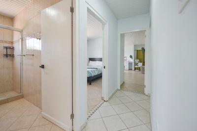 Monserat 18-F, photo 15 of 40