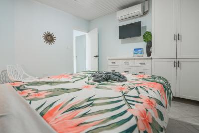 Monserat 18-F, photo 26 of 40
