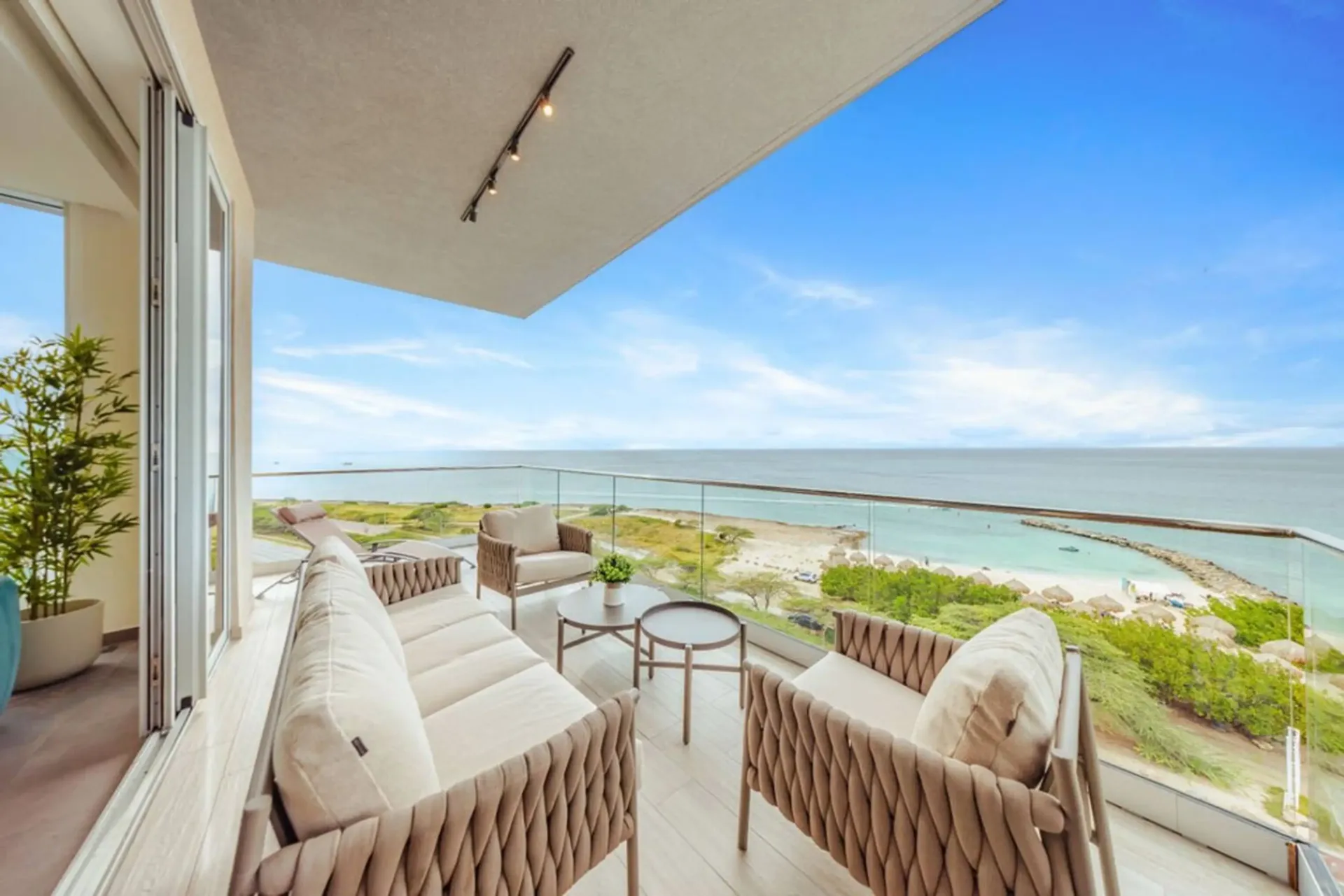 Condominium for Sale in Eagle Beach, Aruba - The Reef 7A, photo 2 of 50