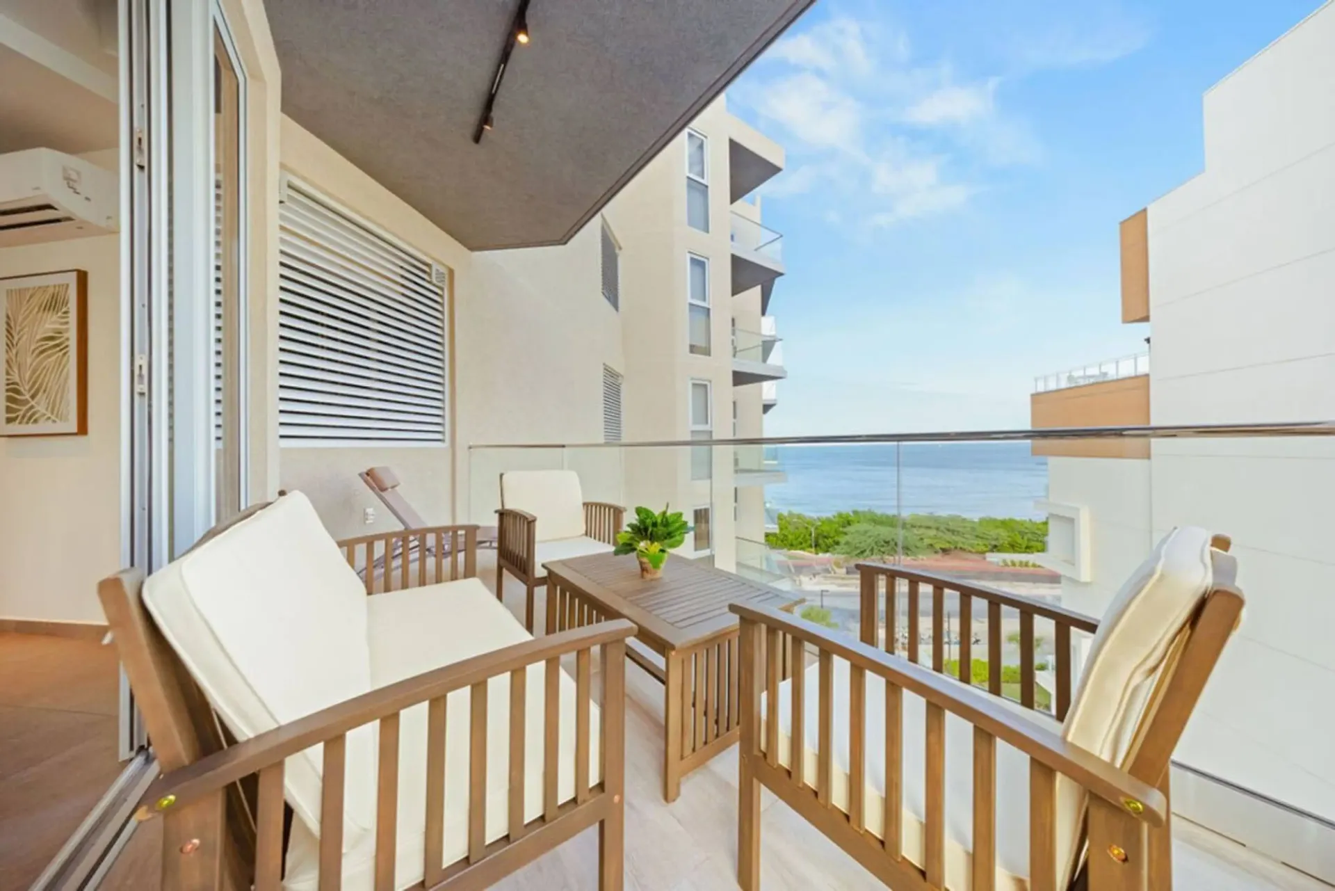 Condominium for Sale in Eagle Beach, Aruba - The Reef 6C, photo 5 of 57
