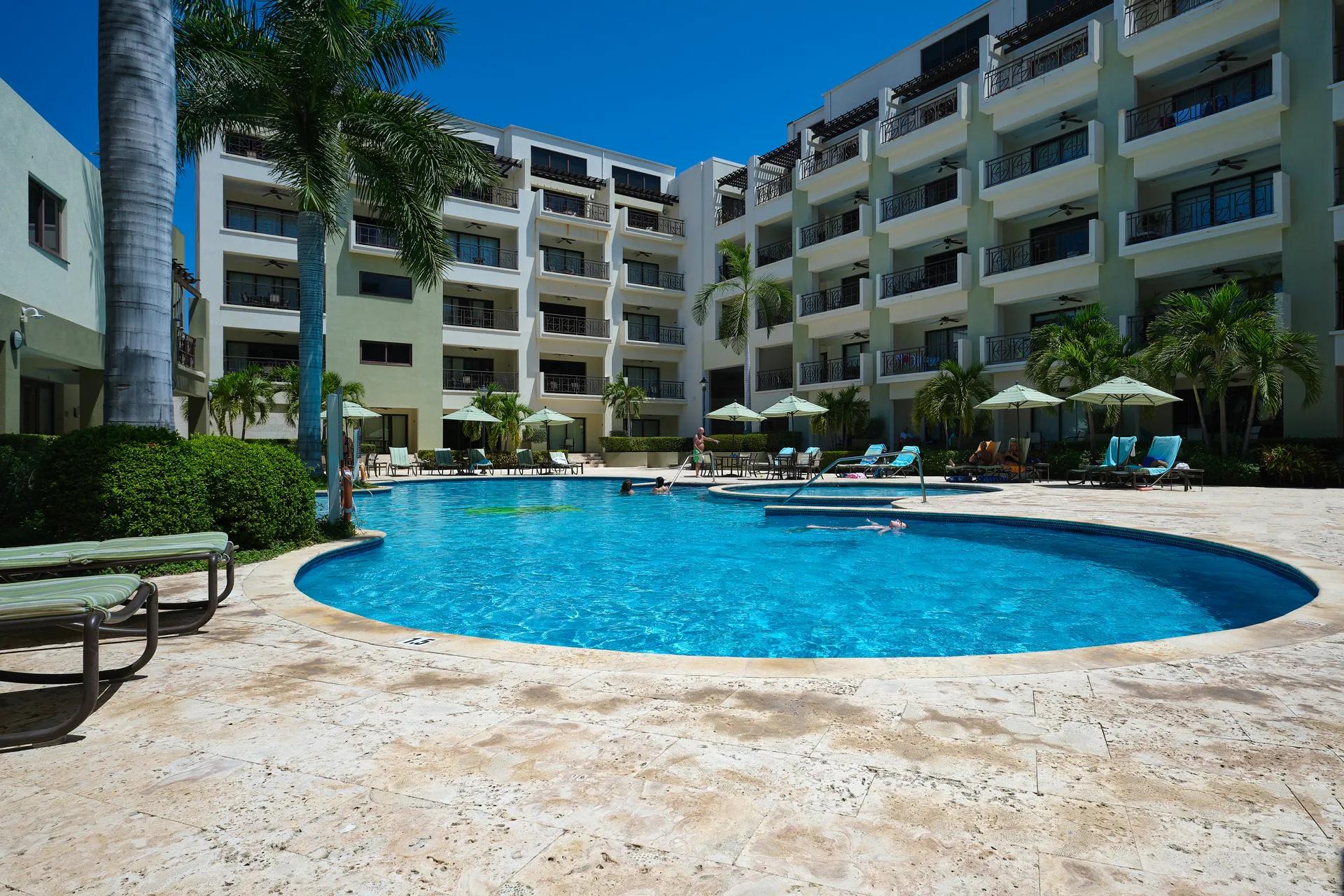 Palm Aruba 210, photo 22 of 32